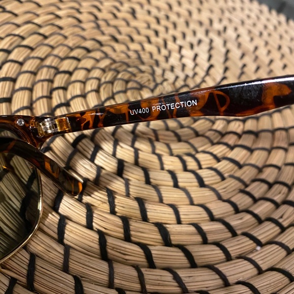 Club Master Sunglasses (RayBan Style) - Picture 5 of 5